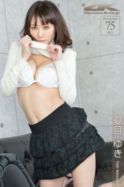 宝宝把腿抬起来靠墙上怎么回事